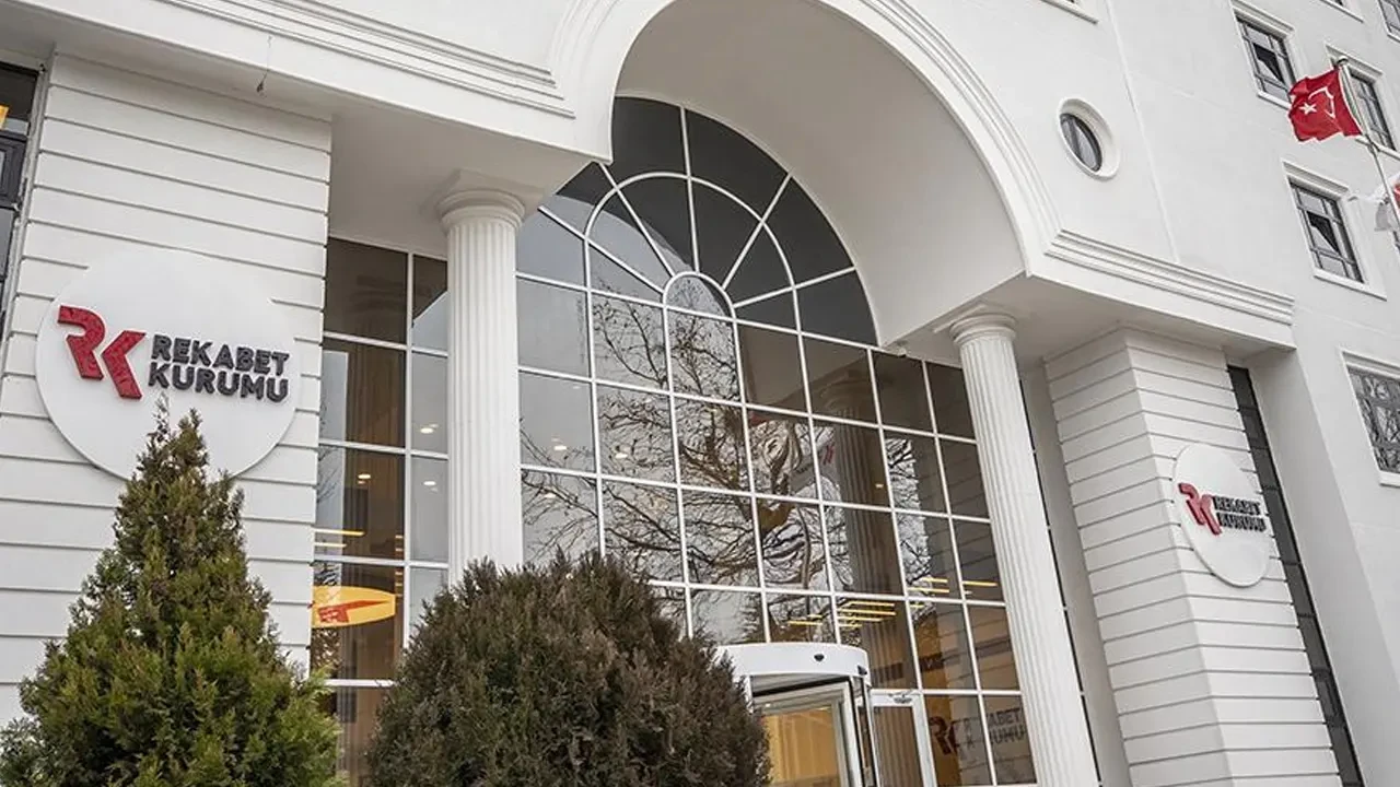 Rekabet Kurumu'ndan Apple ve 4 Şirkete Soruşturma