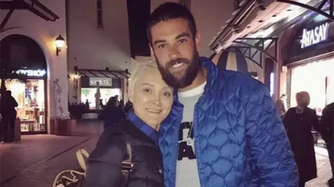 Survivor Yiğit İzik eşi Aslıhan Bilge İzik Neden Kızgın?  Yiğit İzik Eşinden Boşandı mı?