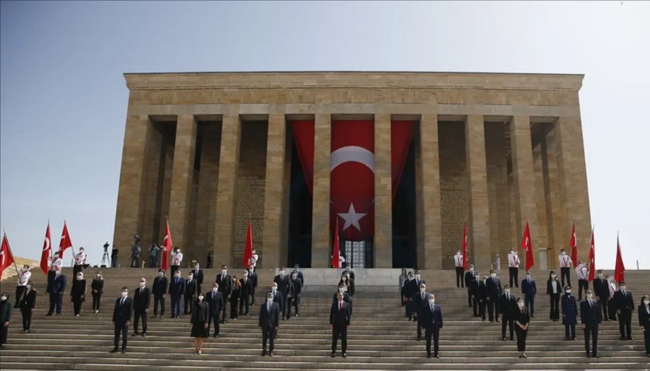 19 Mayıs Törenlerle Anıtkabirde Kutlanıyor