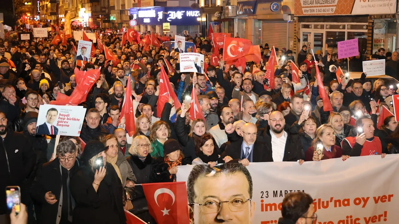 Samsun'da Ekrem İmamoğlu'na Destek Yürüyüşü Düzenlendi