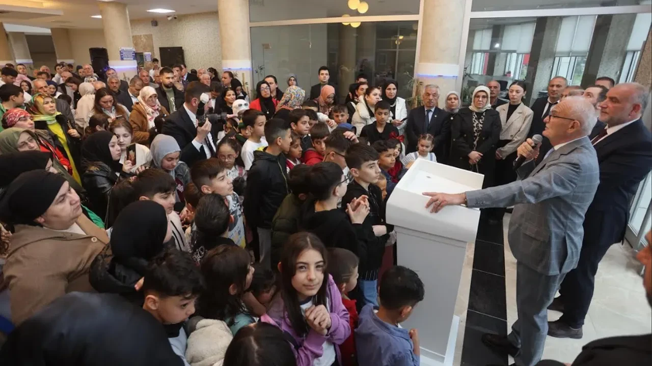 Canik'te Bayram Coşkusu: Başkan Sandıkçı Vatandaşlarla Buluştu