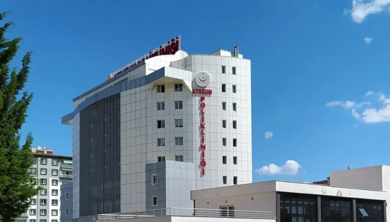 Atakum Eğitim Araştırma Hastanesi Hizmet Binası Hasta Kabulüne Başladı
