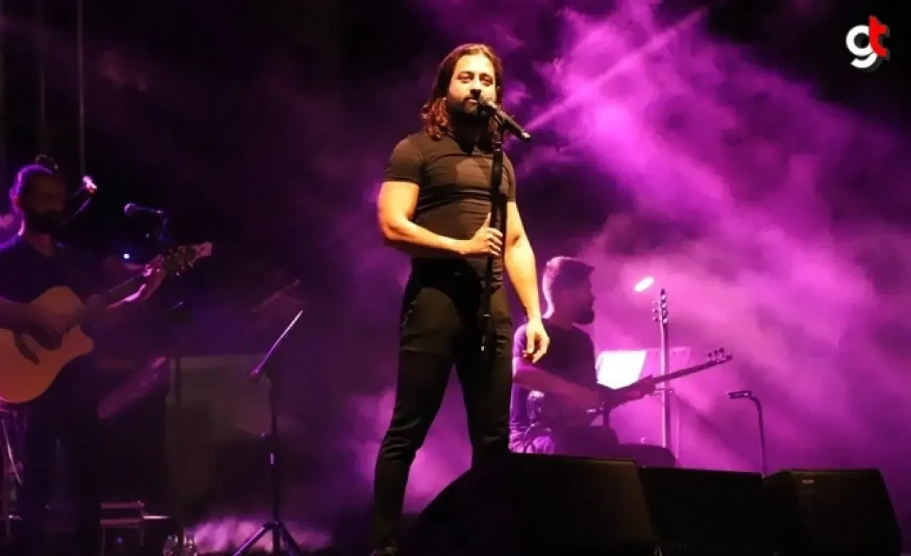 Koray Avcı Çarşamba'da konser verdi