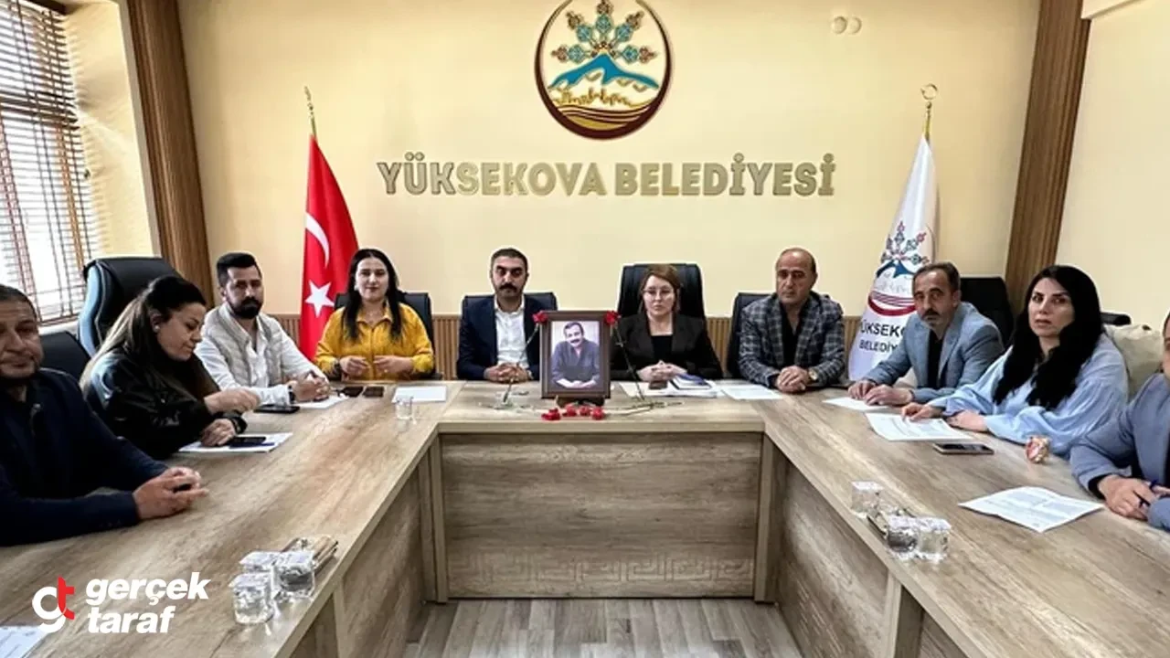 Yüksekova’da Tartışmalı Cadde Değişikliği: Şehit Cengiz Topel’in İsmi Kaldırıldı, Yerine Sırrı Süreyya Önder Verildi