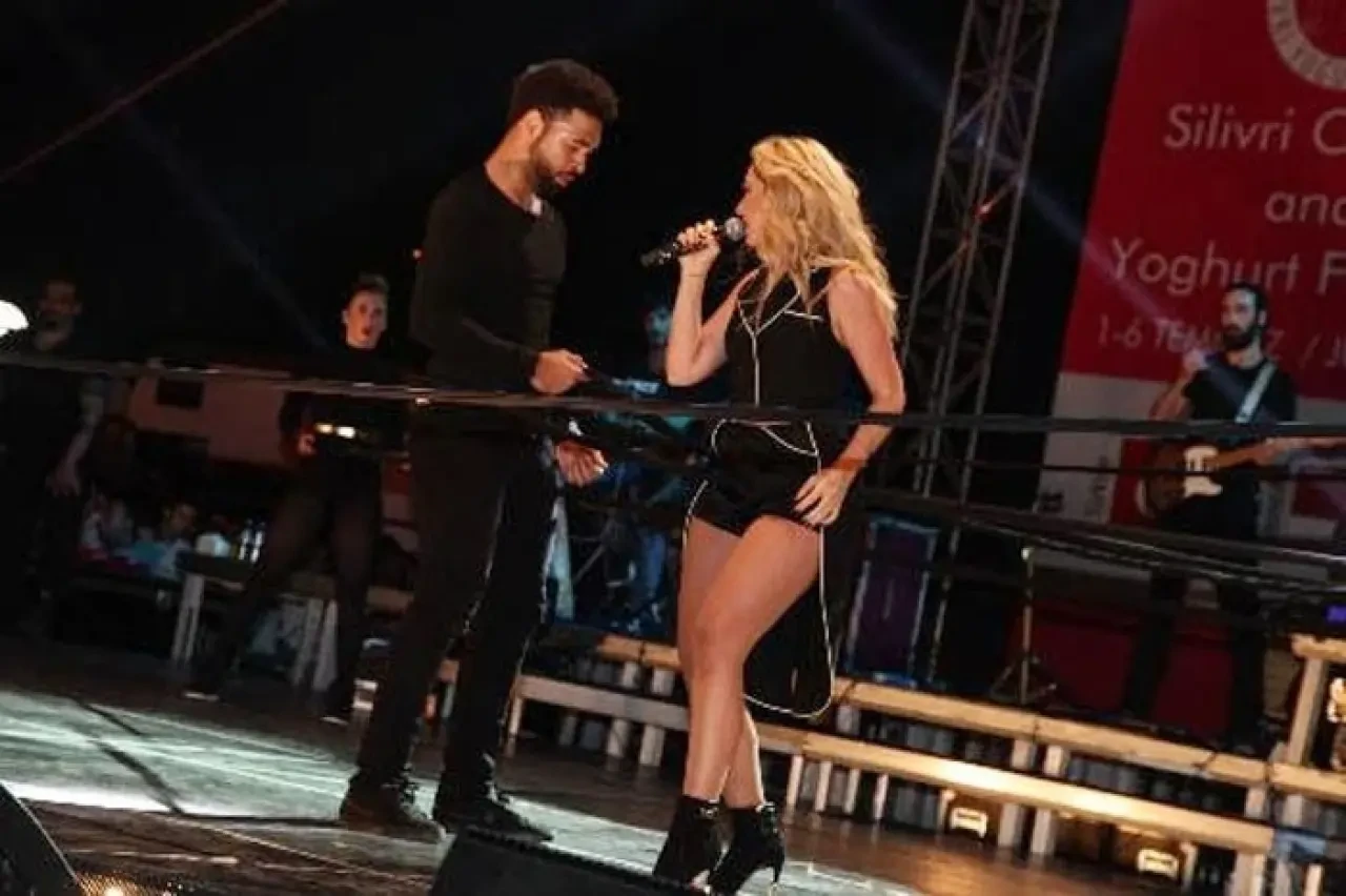 Hadise, Eleştirileri Geri Çevirerek Cevap Verdi!