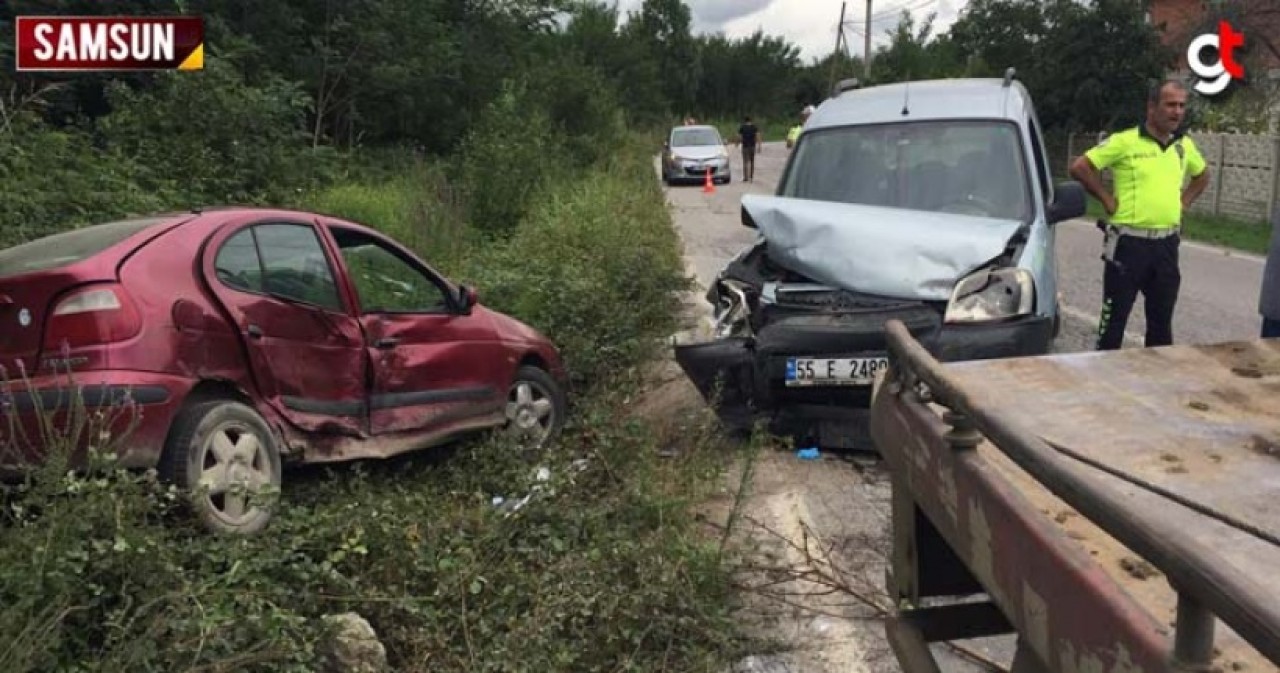 Çarşamba&#039;da trafik kazası, 2 yaralı durumu ağır