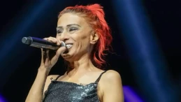 Yüz Yaralarını Geride Bırakan Yıldız Tilbe, Yepyeni Bir Stil ile Göz Dolduruyor!