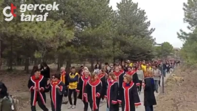 ODTÜ Akademisyenlerinden Öğrencilere Destek İçin Sokağa İndi: Greve Gittiler!
