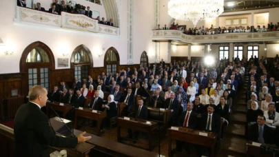 Erdoğan İlk Toplantıyı Eski Mecliste Yaptı