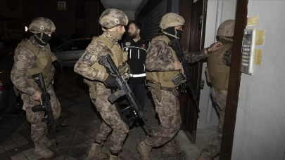 Samsun'da Uyuşturucu Operasyonu 5 Kişiden 4'ü Tutuklandı