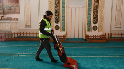İlkadım'da Camiler Temizleniyor