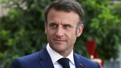 Emmanuel Macron, ABD Başkanı Donald Trump Tokalaşması