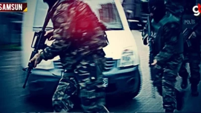 Salıpazarı'nda polisler eve baskın yaptı