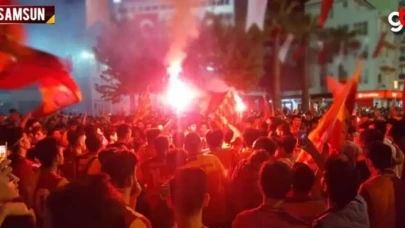 Galataray kutlamasında taraftarlara bıçak çeken kişiler gözaltında