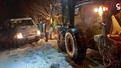 Samsun'da kar yağışı nedeniyle yolda kalan aileye ulaşıldı
