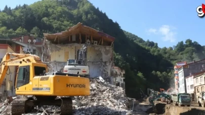 Dereli'de enkaz kaldırma ve temizlik çalışmaları tamamlanmak üzere