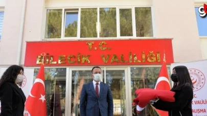 18 Mart'ta Çanakkale'de göndere çekilecek ay yıldızlı bayrak Bilecik'e ulaştı