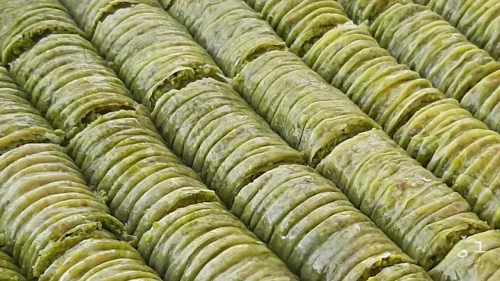 Antep Fıstıklı Sarma Baklava Nasıl Yapılır?