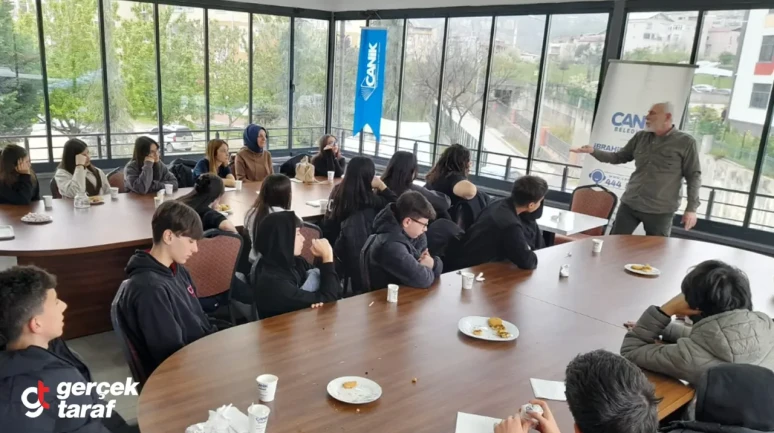 Gazetecilik Alkış Değil, Vicdan İster