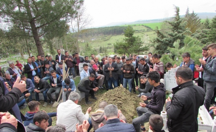 Samsun'daki trafik kazasında hayatını kaybeden 2 kardeş toprağa verildi