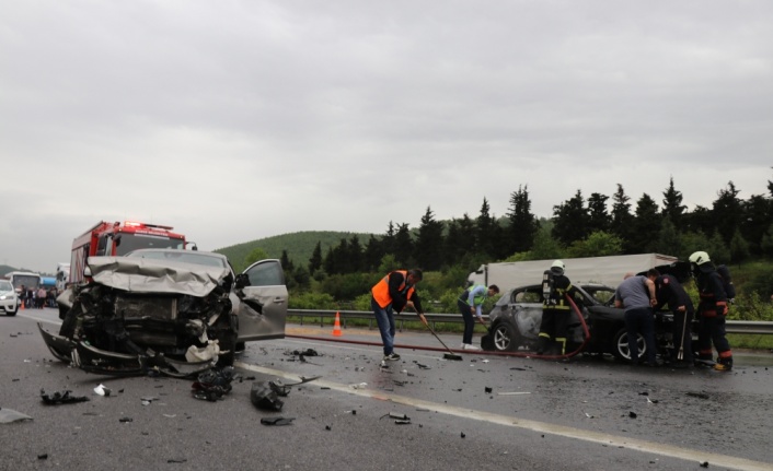 Trafik kazası Anadolu Otoyolu'nda ulaşımı aksattı