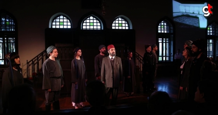 Devlet Tiyatroları İstiklal Şairi'ni 'Mehmet Akif' oyunuyla andı