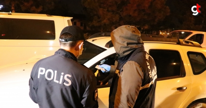 Karabük'te sokağa çıkma kısıtlamasına uymayan 2 kişiye ceza