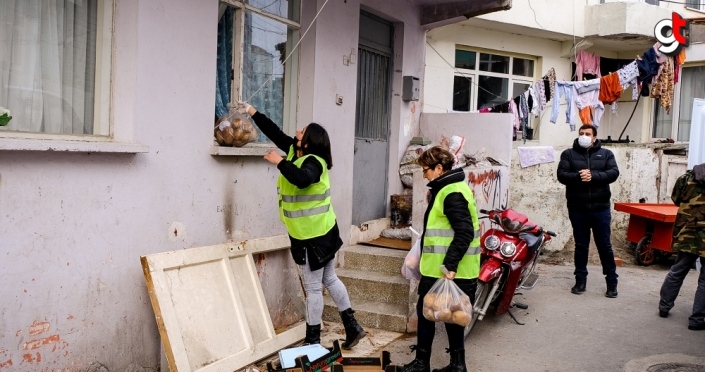 Sinop Belediyesi ihtiyaç sahibi vatandaşlara soğan ve patates dağıttı