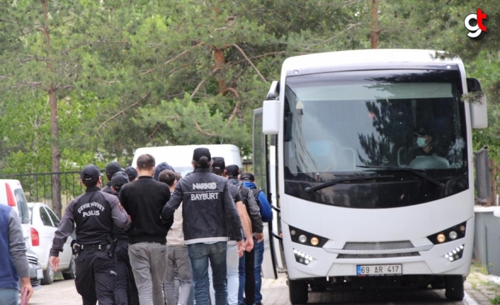 Bayburt'ta uyuşturucu operasyonunda gözaltına alınan 9 kişiden 5'i tutuklandı