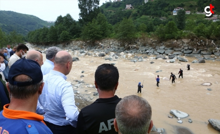 Bakanlar Soylu ve Karaismailoğlu, Rize'de afet bölgesindeki incelemelerini sürdürdü