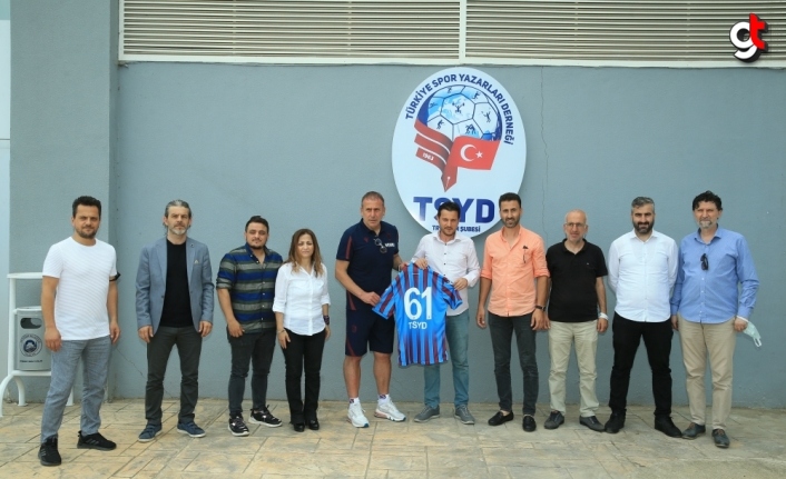 Trabzonspor Teknik Direktörü Avcı, TSYD Trabzon Şubesini ziyaret etti