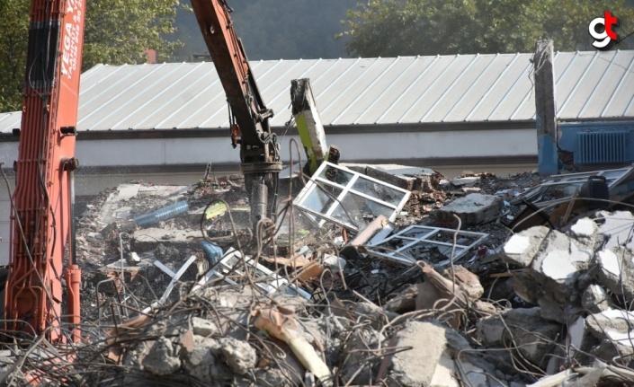 Bozkurt ilçesindeki sel felaketinde ağır hasar alan ortaokul, spor salonu ve pansiyon yeniden yapılacak