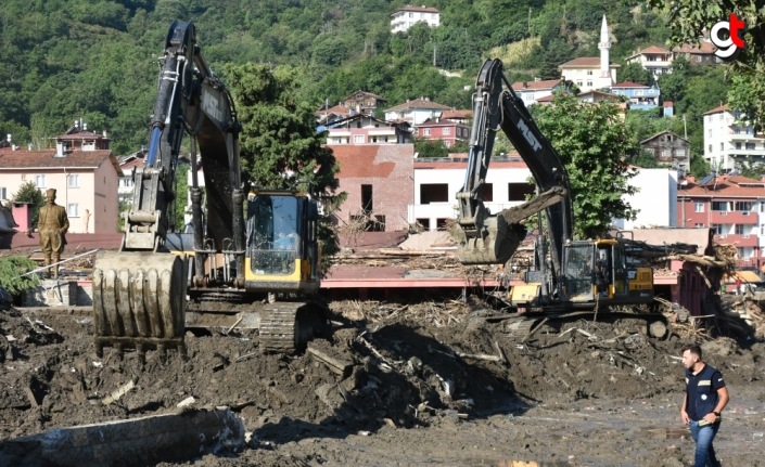 Kastamonu'nun Bozkurt ilçesindeki arama kurtarma ve enkaz kaldırma çalışmaları aralıksız sürüyor