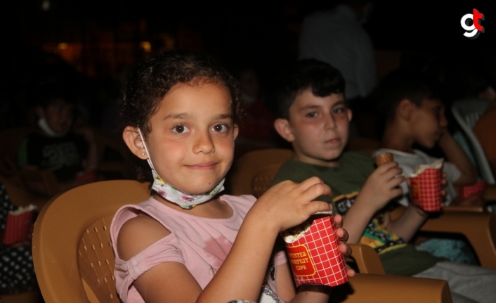 Yağlıdere'de çocuklar için açık hava sineması etkinliği düzenlendi