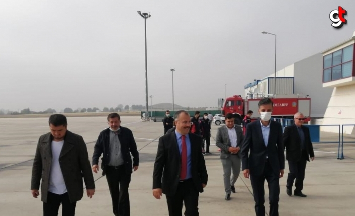 AK Parti İlçe Başkanı Kuzucu havalimanında incelemelerde bulundu