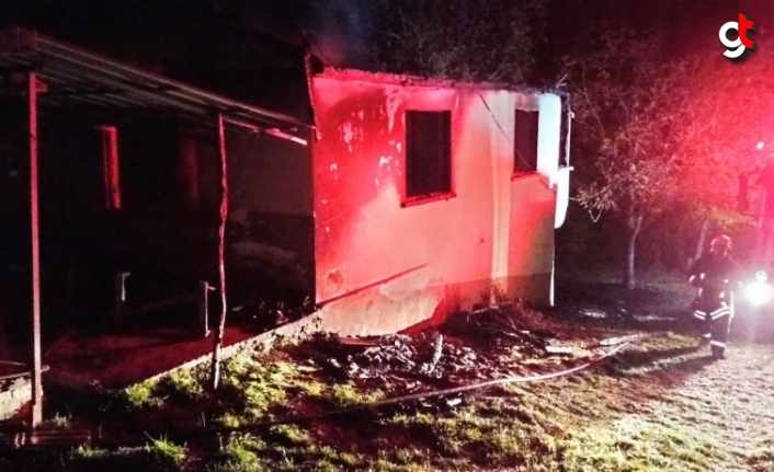 GÜNCELLEME - Kastamonu'da iki katlı evde çıkan yangında 1 kişi hayatını kaybetti