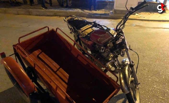 Tokat'ta babasının motosikletiyle itfaiye aracına çarpan çocuk yaralandı