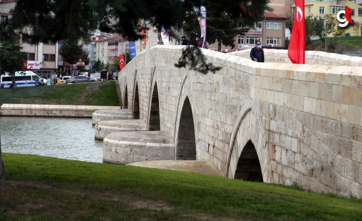 Ulaştırma ve Altyapı Bakanı Adil Karaismailoğlu tarihi Hıdırlık Köprüsü'nün açılışında konuştu: