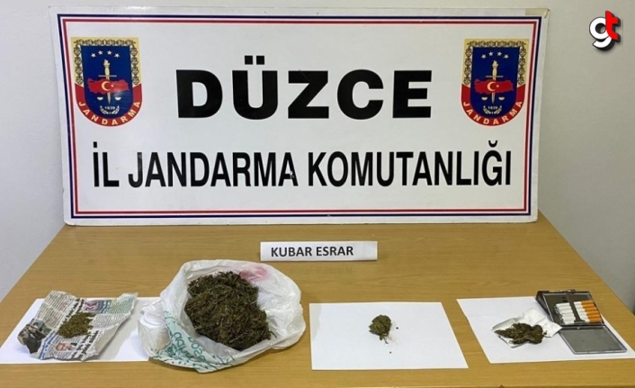 Düzce'de yol denetiminde uyuşturucuyla yakalanan 4 şüpheli gözaltına alındı