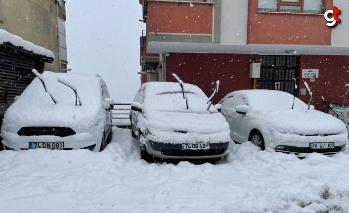 Bartın'da kar nedeniyle 93 köy yolu ulaşıma kapandı