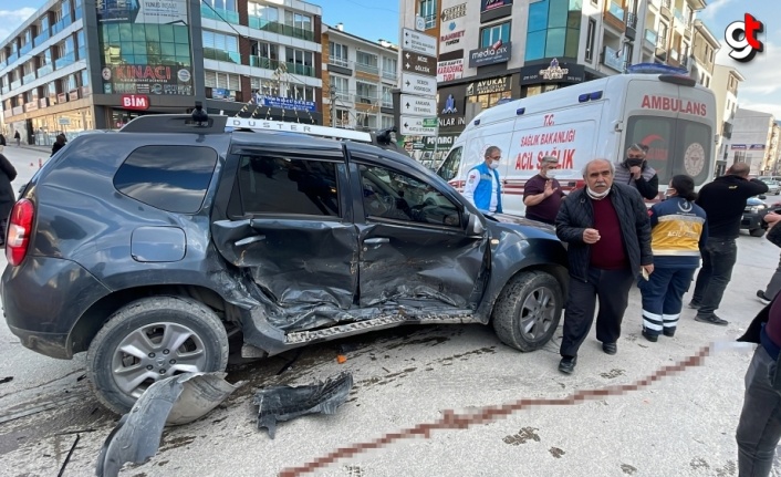 Bolu'da taksiyle çarpışan cipteki 2 kişi yaralandı