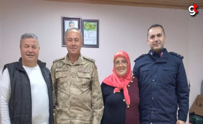Giresun Jandarma Bölge Komutanı Köroğlu, Şehit Uzman Çavuş Cantürk'ün ailesini ziyaret etti