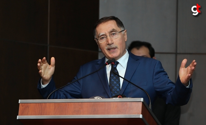 Kamu Başdenetçisi Şeref Malkoç, KTÜ'deki konferansta konuştu: