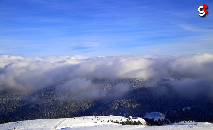 Kar kalınlığının 40 santimetreye yaklaştığı Ilgaz Dağı havadan görüntülendi