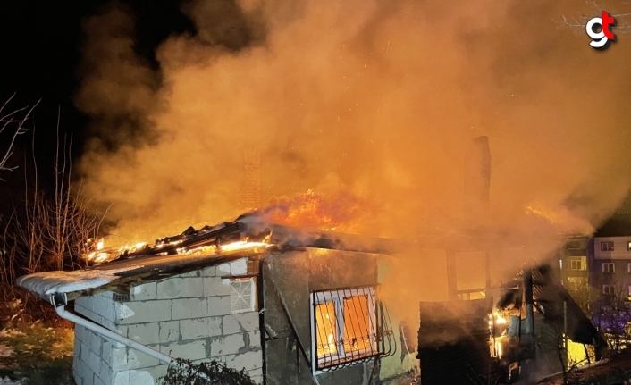 Karabük'te yangın çıkan evde kadın cesedi bulundu