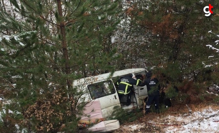 Kastamonu'da devrilen minibüsteki 2 kişi yaralandı