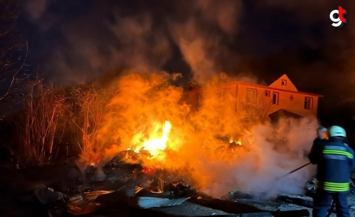 Samsun'da iki katlı evde çıkan yangın ormana sıçramadan söndürüldü