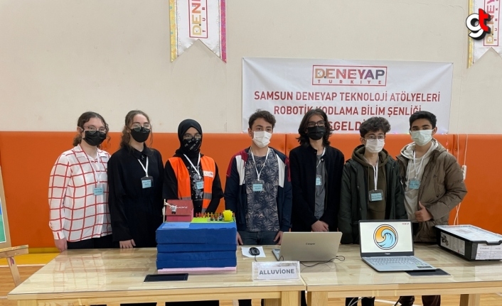 Samsun'da lise öğrencilerinin robotları bilim şenliğinde sergilendi
