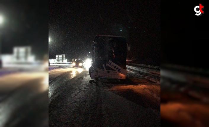 Samsun'da yolcu otobüsü ile tırın çarpıştığı kazada 15 kişi yaralandı