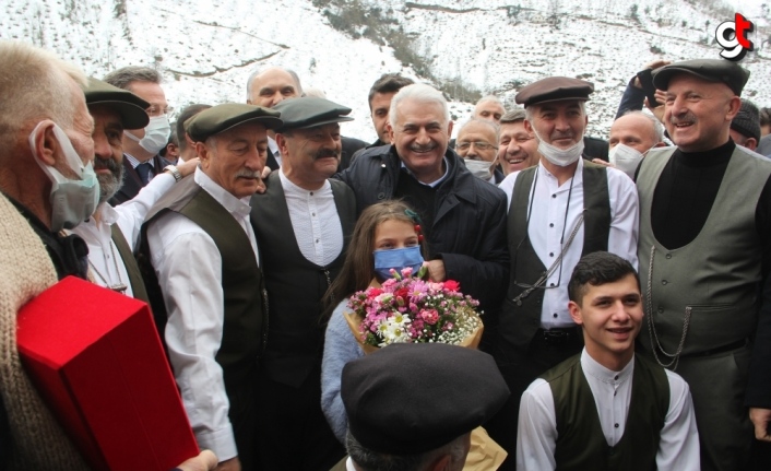 AK Parti Genel Başkanvekili Yıldırım, Kuşköy'ü ziyaret etti: